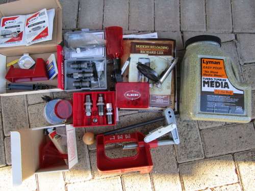 Lee reloading set, with primers and tumbler media