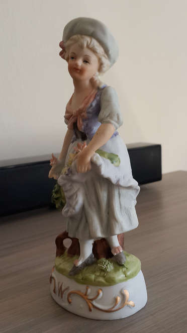 Lovely vintage porcelain figurine