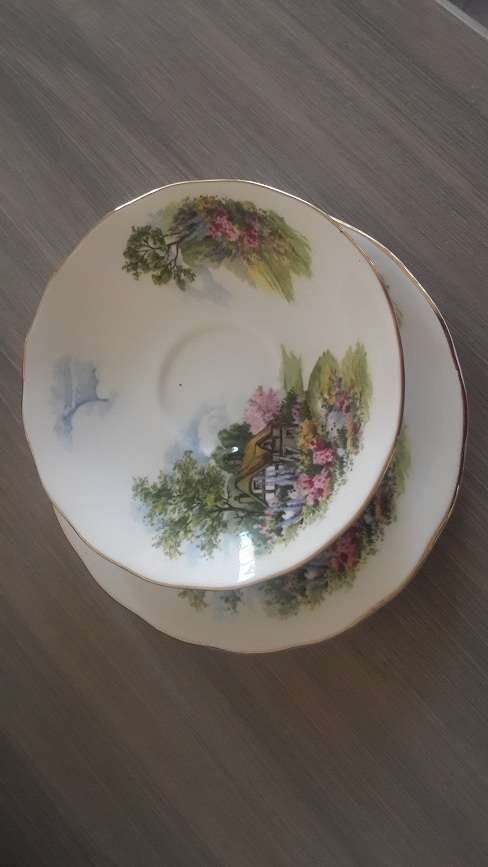 Stunning Royal Vale trio's x 6 - mint condition