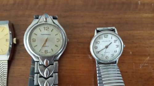 10 wristwatches for spares or repairs