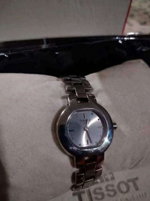 TISSOT WOMENS WATCH IN GREAT CONDITION