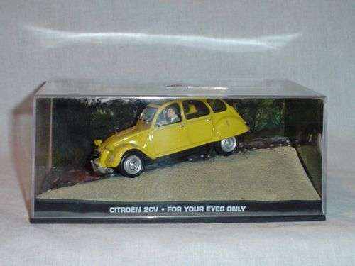 James Bond Citroen 2CV