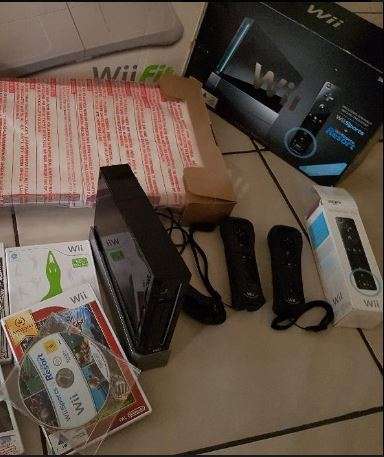 Wii Console for Sale with LOTS of EXTRAS