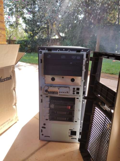 HP Proliant ML310 **XEON** Server