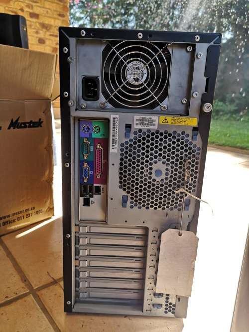 HP Proliant ML310 **XEON** Server