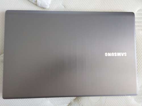 Samsung Laptop *i7 8GB RAM*Radeon Graphics* SAMSUNG NP700Z5A-S04ZA