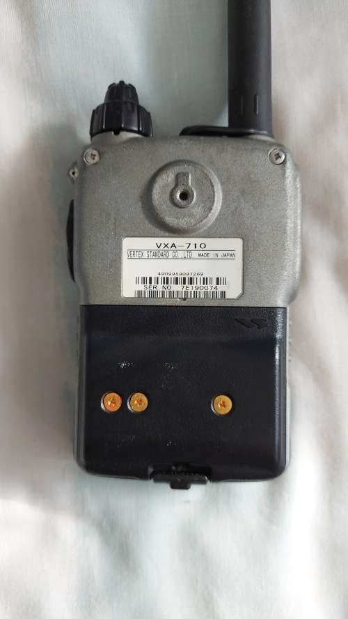 Vertex Standard VXA-710 Airband/Multi-Band Transceiver Radio - 2 Way Radio - Walkie Talkie