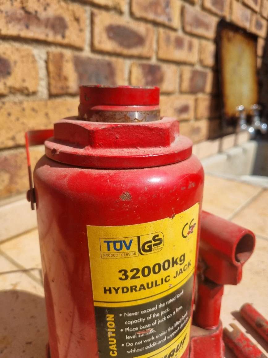 32 Ton Hydraulic Bottle Jack