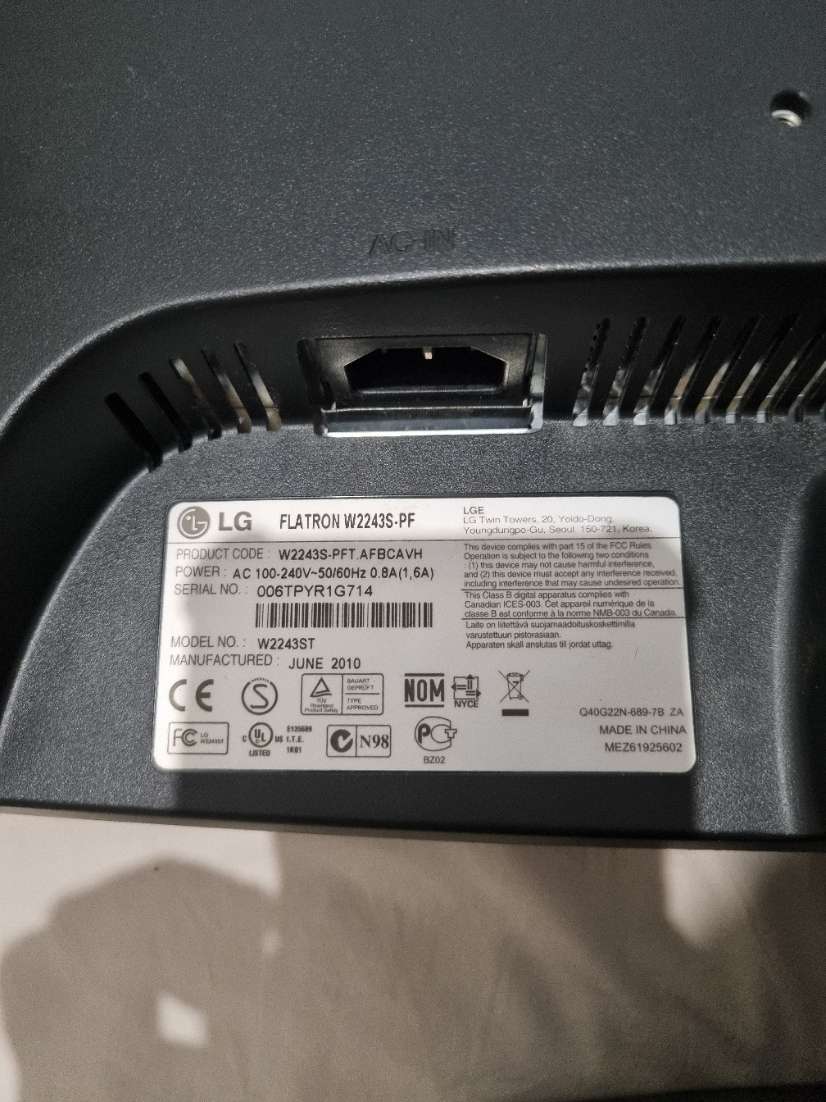 LG Flatron 22` Monitor