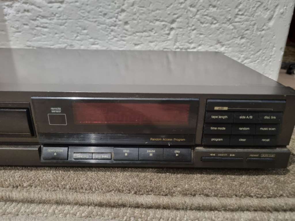Technics compact disc player