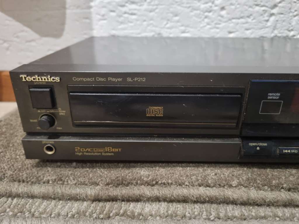 Technics compact disc player