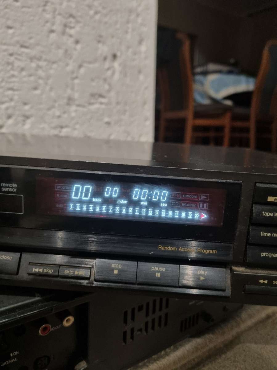 Technics compact disc player