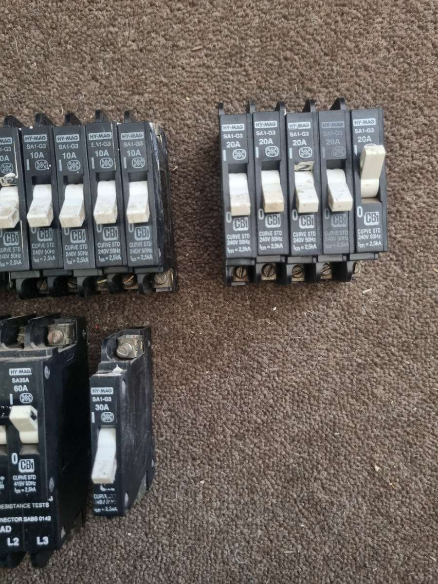 LOT of CBI Circuit Breakers