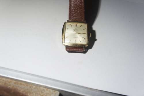 OMEGA GENTS VINTAGE SQUARE FACED WATCH
