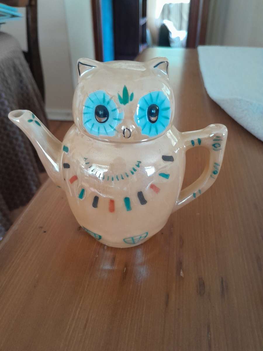 Chinese Teapot in the shape of an Owl