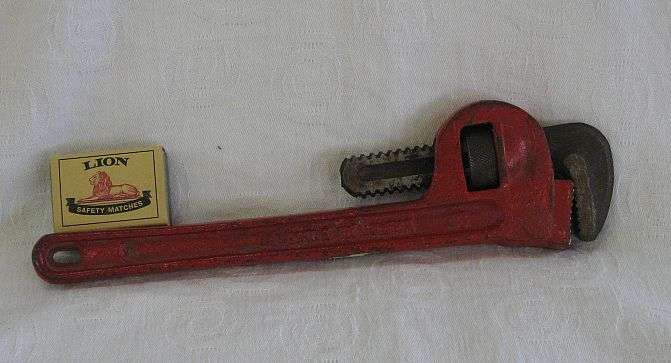 Adjustable (Pipe) Wrench