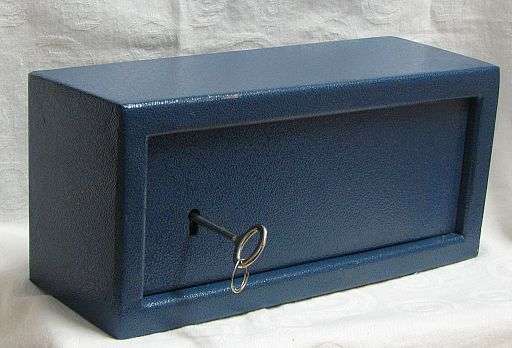 METAL WALL SAFE (SMALL)