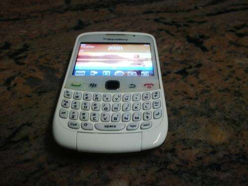 Blackberry 9300 White 3g open to all networks