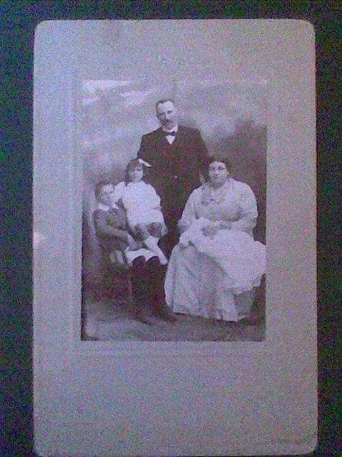 LOVELY FAMILY PHOTO!!!