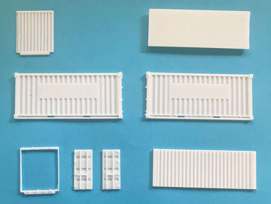HO Scale 20ft Container Kit with open doors