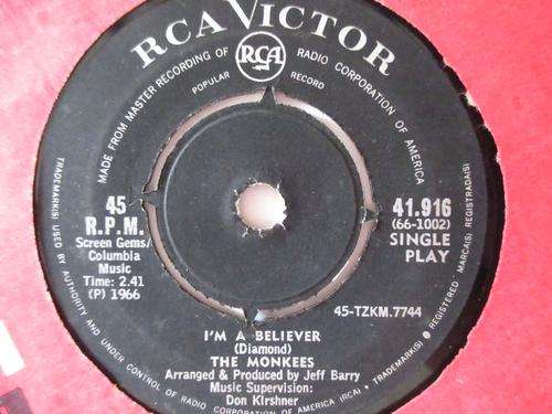 THE MONKEES - IM A BELIEVER /IM NOT YOUR STEPPIN STONE - RSA VG-