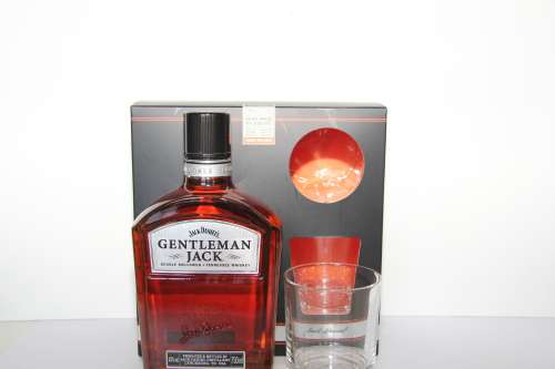 Jack Daniels Gentleman Jack Whiskey and 2Glasses 750ml.