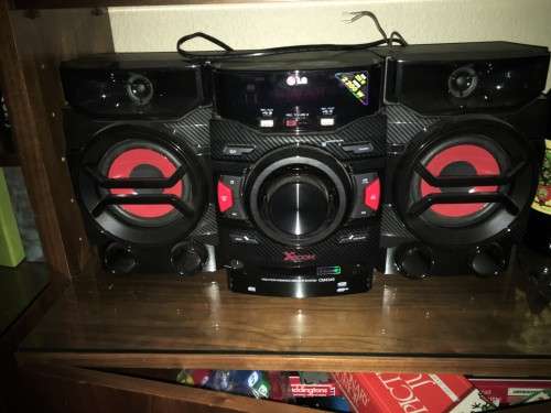LG CM4340 XBoom Mini HiFi 220 Watts RMS