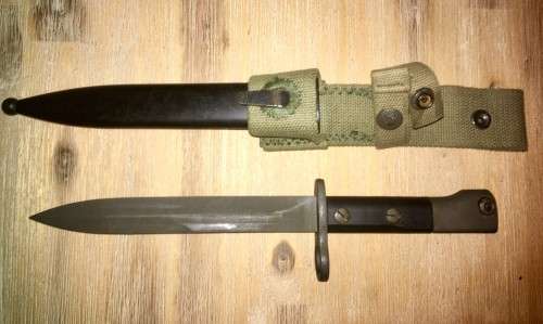 Uzzi Bayonet with Scabbard and Frog