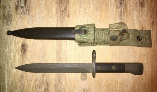 Uzzi Bayonet with Scabbard and Frog