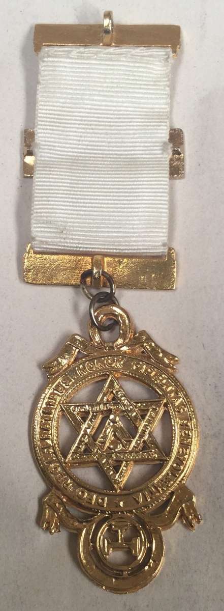 Masonic jewelry.....medalion