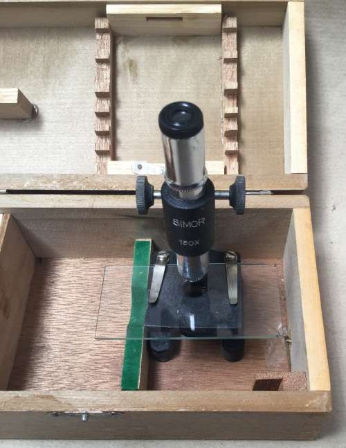 Simor x 150 microscope. Postage R65.00, combine and save R50.00 / item