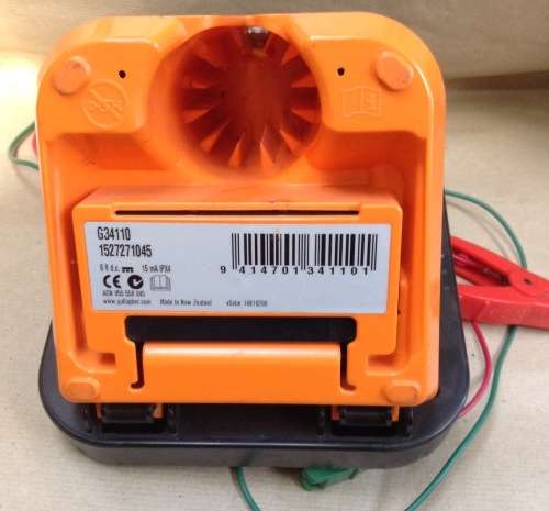 Gallagher S10 solar powered electric fence unit.....working....no mistake