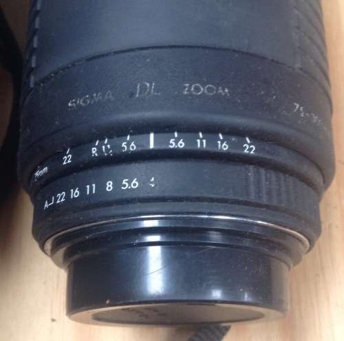 Sigma Auto Focus Zoom in case with lens caps and sun hood