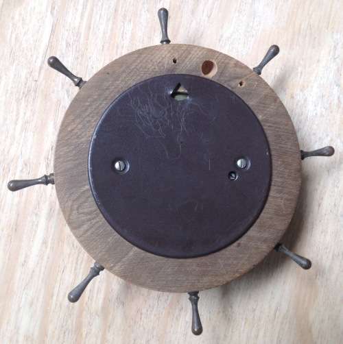 Ship's wheel barometer......accurate with no issues