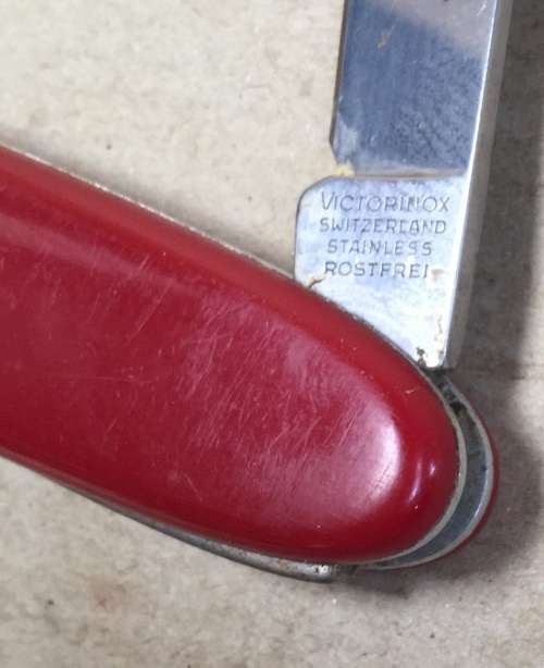 Shell badge on Victorinox two blade knife