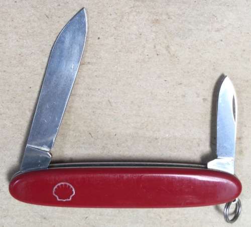 Shell badge on Victorinox two blade knife