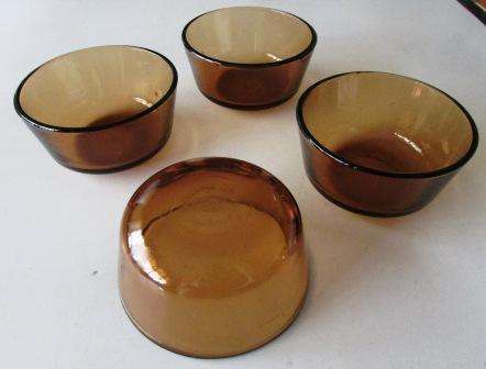 Retro "Anchor" bowls x 4. Made un U S A. Approx. 9.5 D x 5 cm H