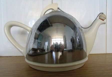 Art Deco Tea Pot with Insulated Cover and Spout Bang. Bakelite Handle, England. App 27L x 16cms high