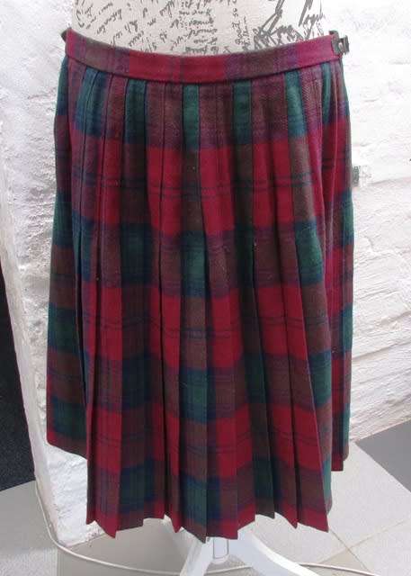 Tartan Kilt Vintage, designed in Scotland by Loch Lomond Mill Ltd Expert Scottish Craftsmen.