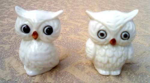 `OWL` Salt and Pepper shakers porcelain vintage app.5 cms high