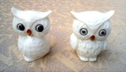 `OWL` Salt and Pepper shakers porcelain vintage app.5 cms high