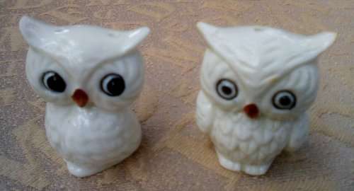 `OWL` Salt and Pepper shakers porcelain vintage app.5 cms high