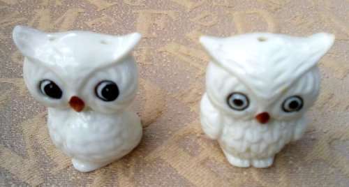 `OWL` Salt and Pepper shakers porcelain vintage app.5 cms high