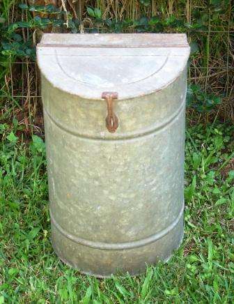 Retro metal feed bin approximately 30l x 26w x 45cm high