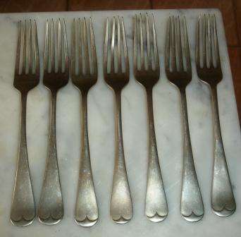 7 x Large Forks approximately 19cm long.3 x Siltona  - 4 x Gem Silver