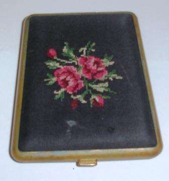 Retro Ladys Cigarrette Case.Approx. 8cmW x 10cmL