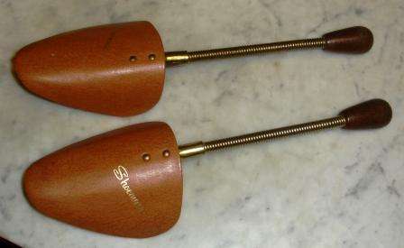 Shoe master shoe horn. Approx. 30cmL x 10cmW