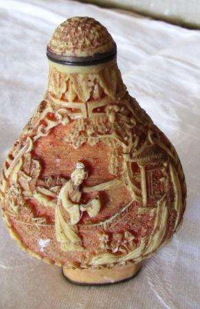 Vintage Chinese SNUFF Bottle. Approx. 7 cm High
