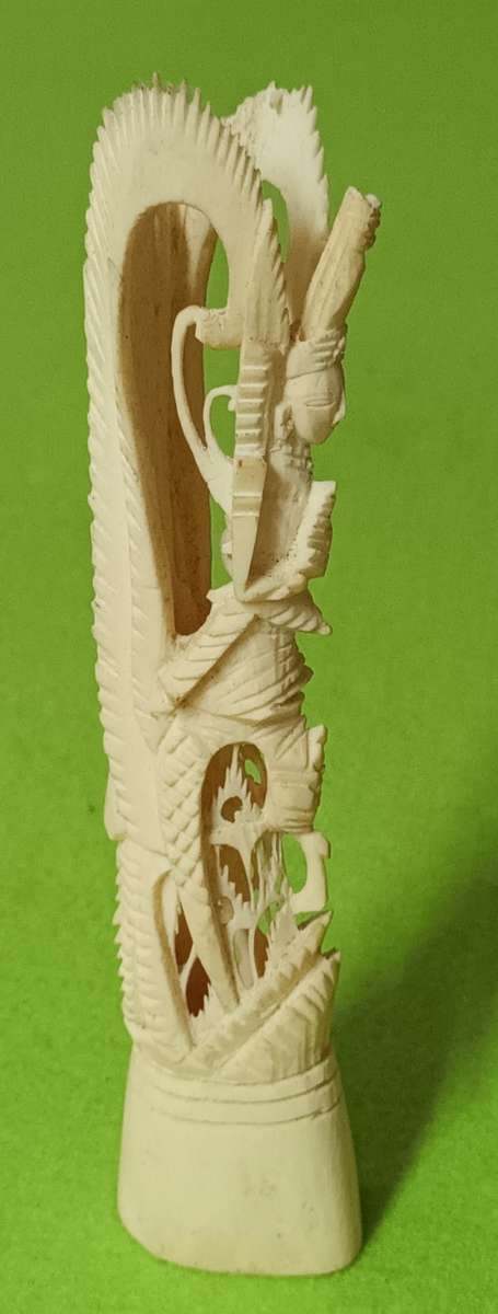 Hand Carved ART Sculpture -Stunning app. 18 cms high Vintage