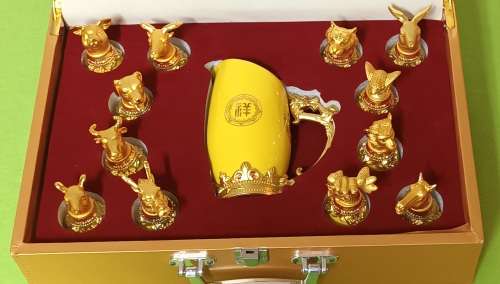 Cabilock 12 Zodiac Liquor cup set dispenser saki, wine, spirits Chinese